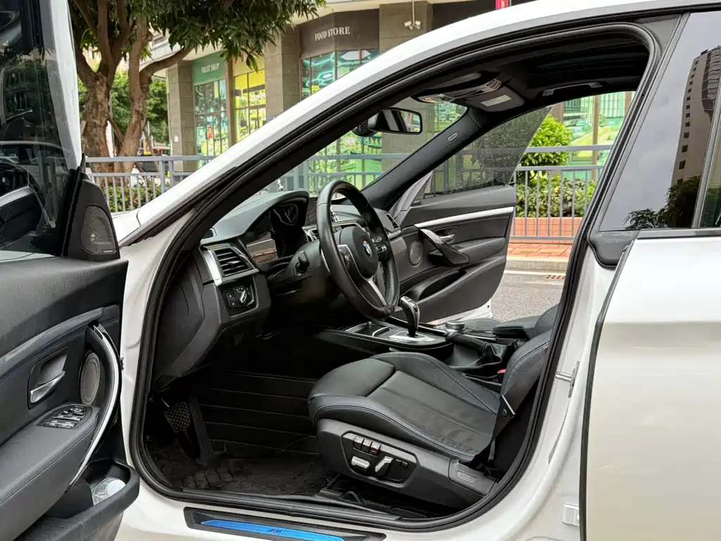 BMW 3 Series GT 2020 320i M Sports Yao Ye Edition