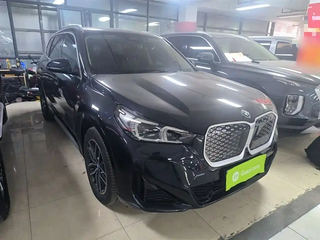 BMW iX1 2023 eDrive25L M sports Suit