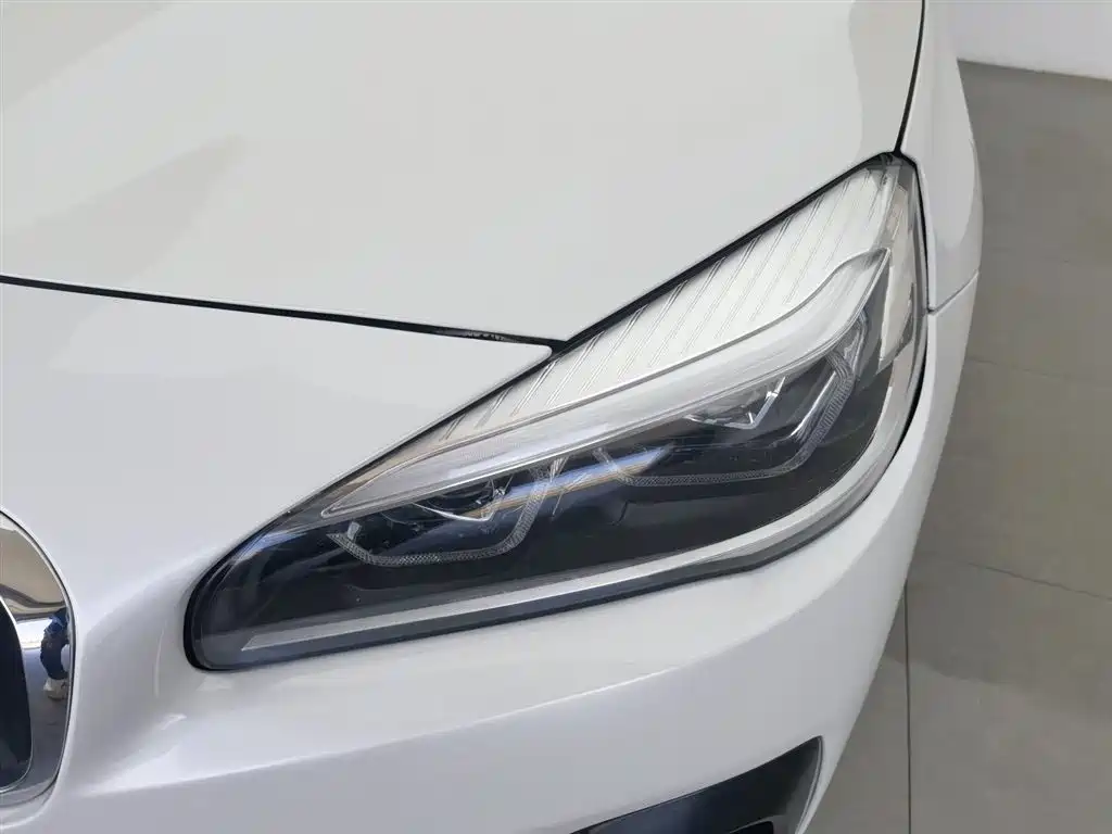 BMW 2 Series station wagon 2019 218i leading model