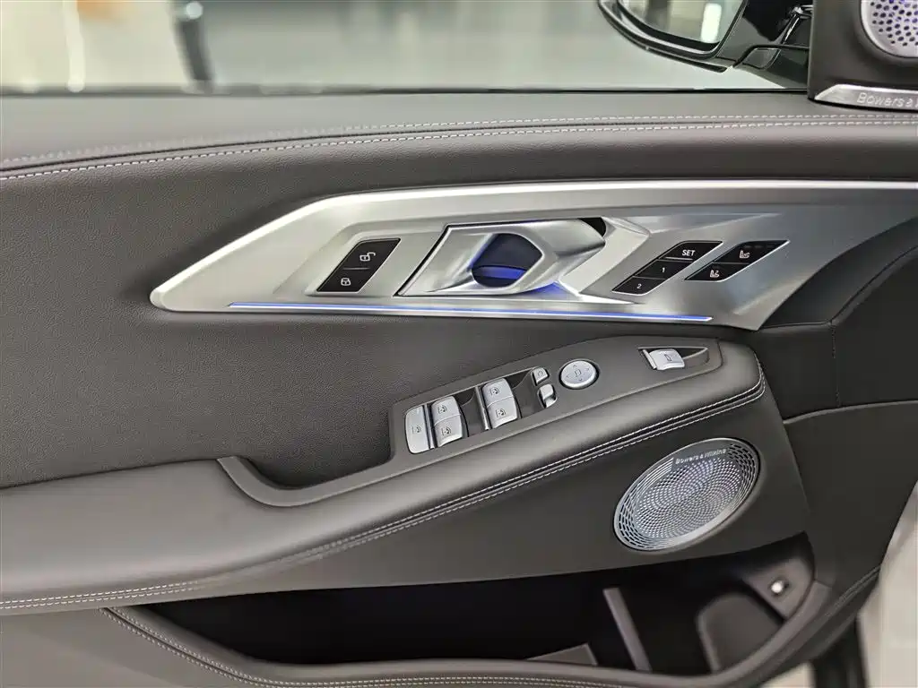 Фото машины 33