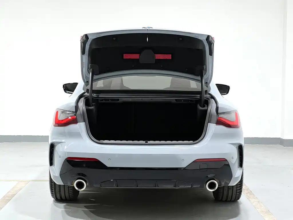 BMW 4 series 2024 425i M sports suit