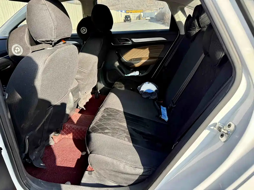 Roewe i6 2020 PLUS 1.6L CVT 4G Connected Glory Deluxe Edition