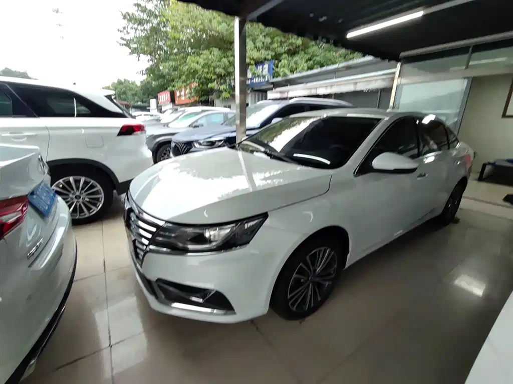 Roewe i6 2020 PLUS 1.6L CVT 4G Connected Glory Holographic Edition