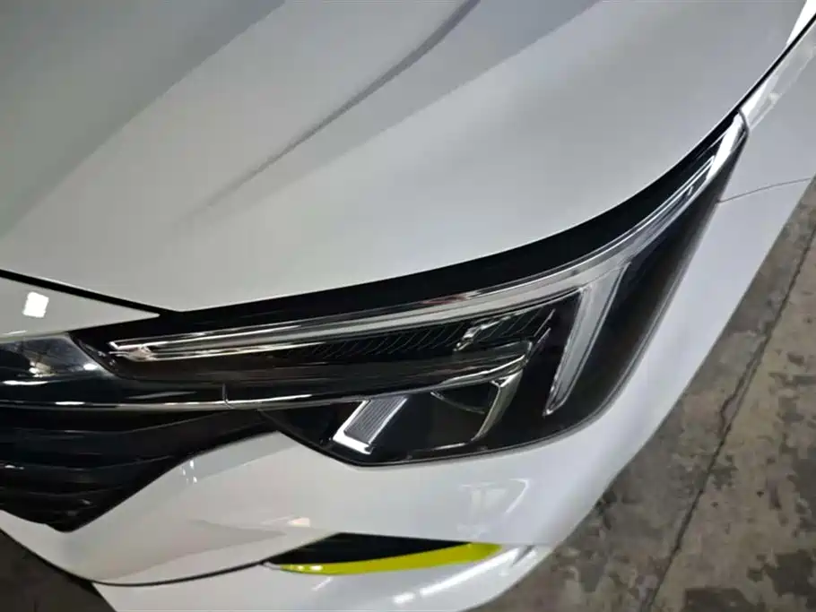 Roewe i6 MAX 2020 300TGI automatic Cool Smart Driving Version