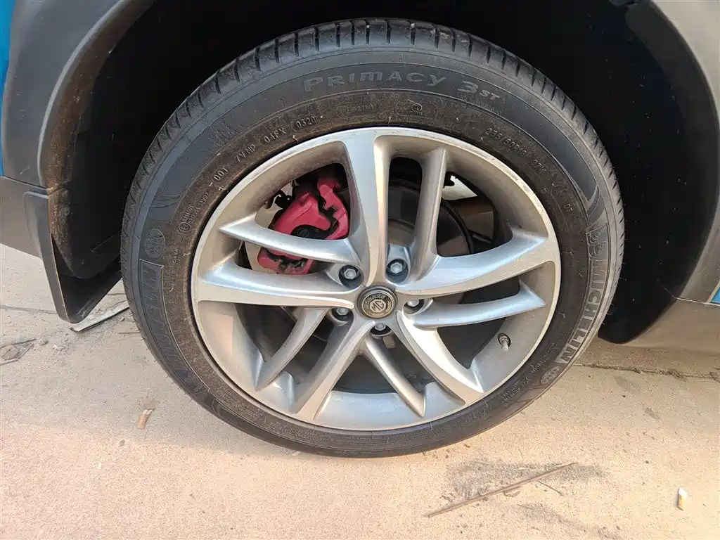 MG HS 2019 30T automatic two-wheel drive Trophy super fuel version Country VI