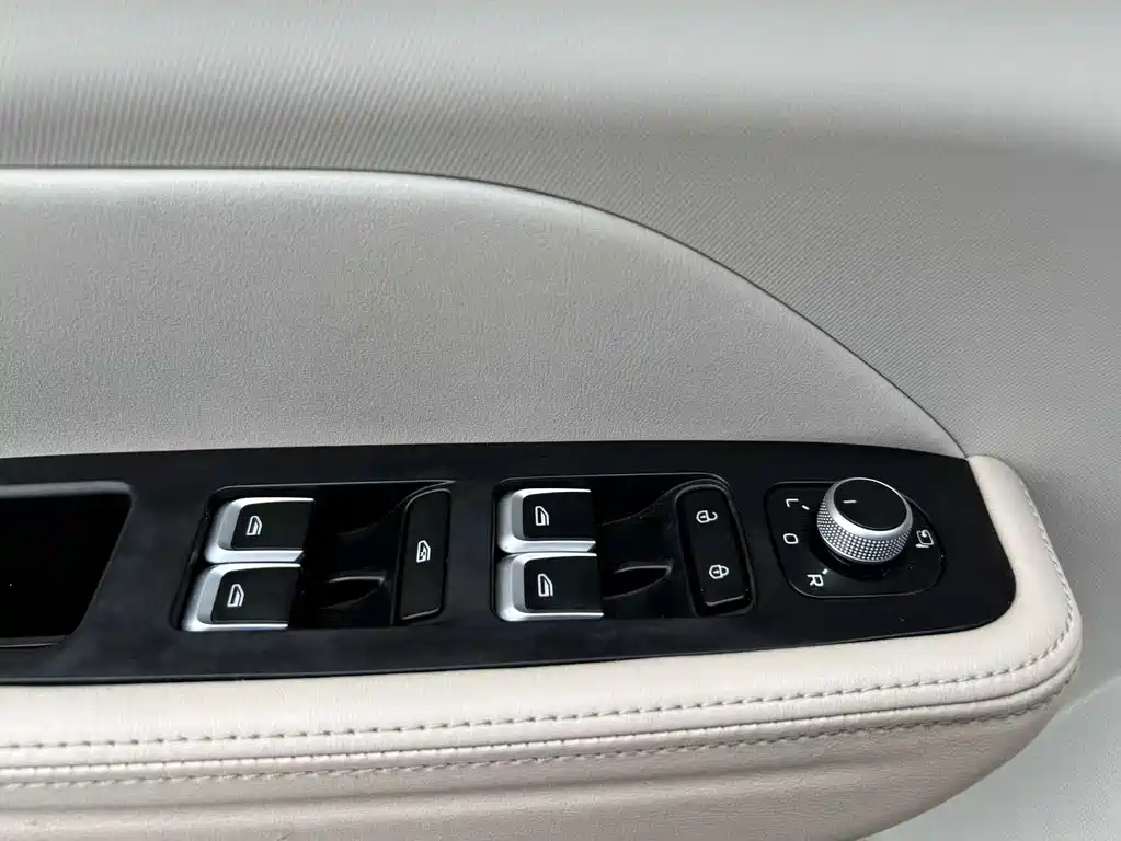 Geely ICON 2023 1.5TD Chocolate Mellow Version