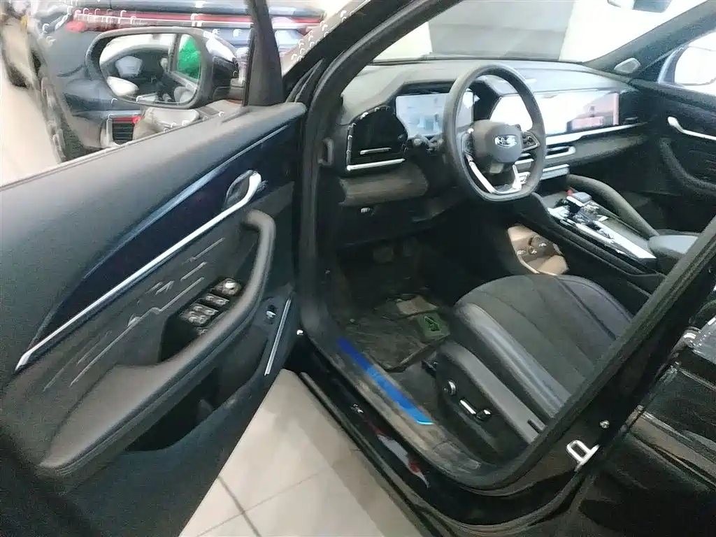 Xingyue L 2024 2.0TD high-power automatic two-wheel drive Skyrim version