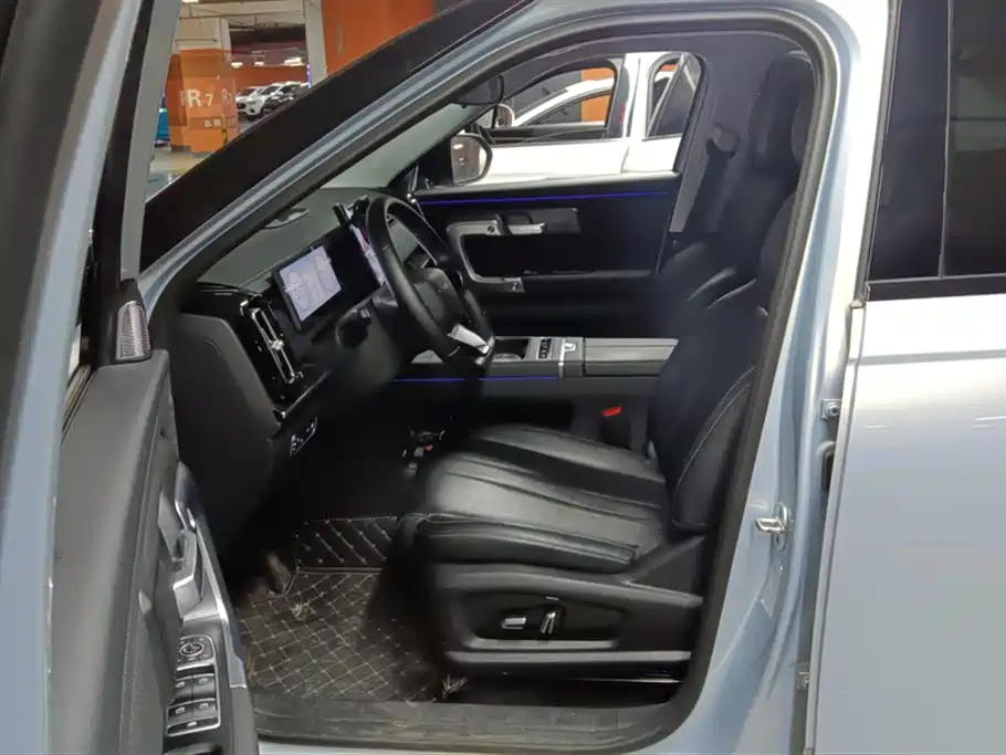 Explore 06 C-DM 2024 luxury models