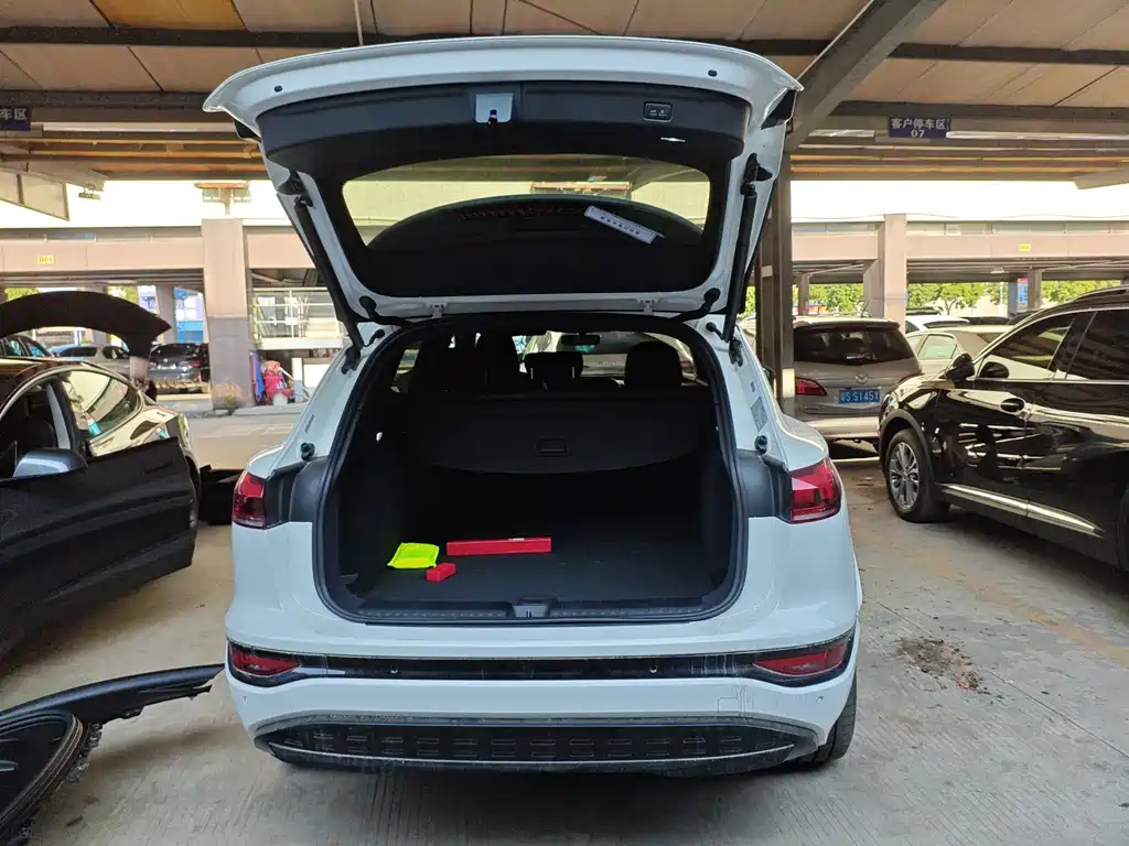 Audi Q6L e-tron 2026 first pilot version