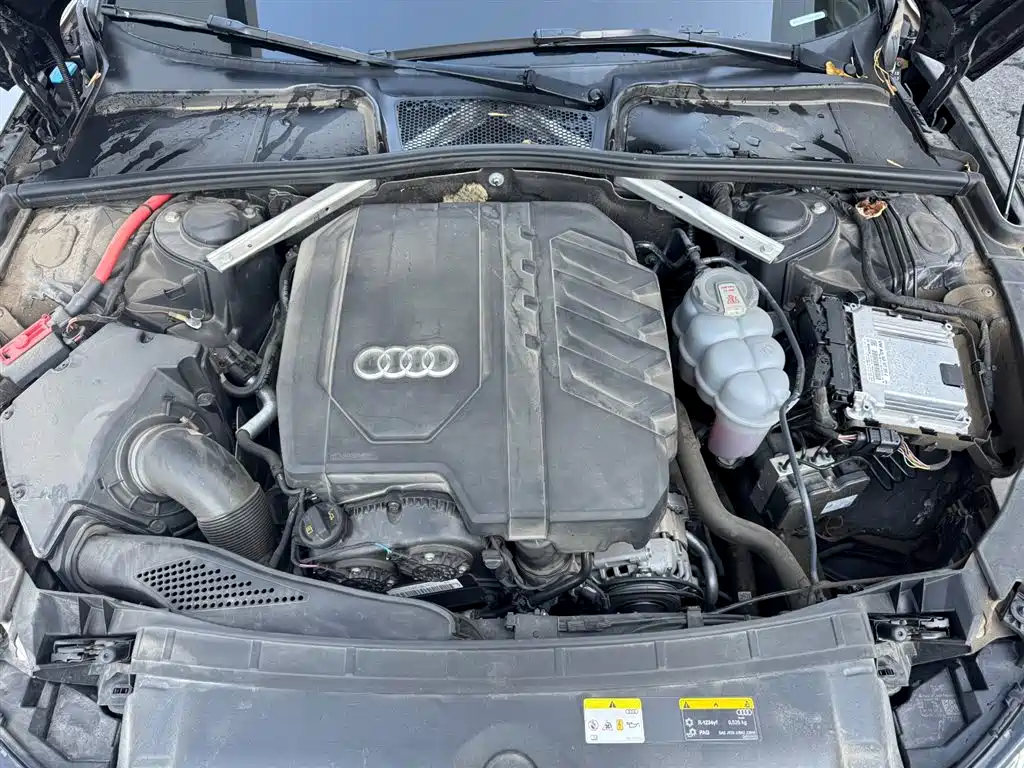 Audi A4 imported 2021 Avant-garde 40 TFSI fashion and elegant