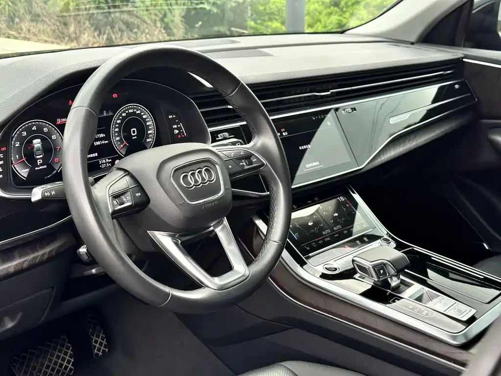 Audi Q8 2021 model 55 TFSI luxury dynamic type