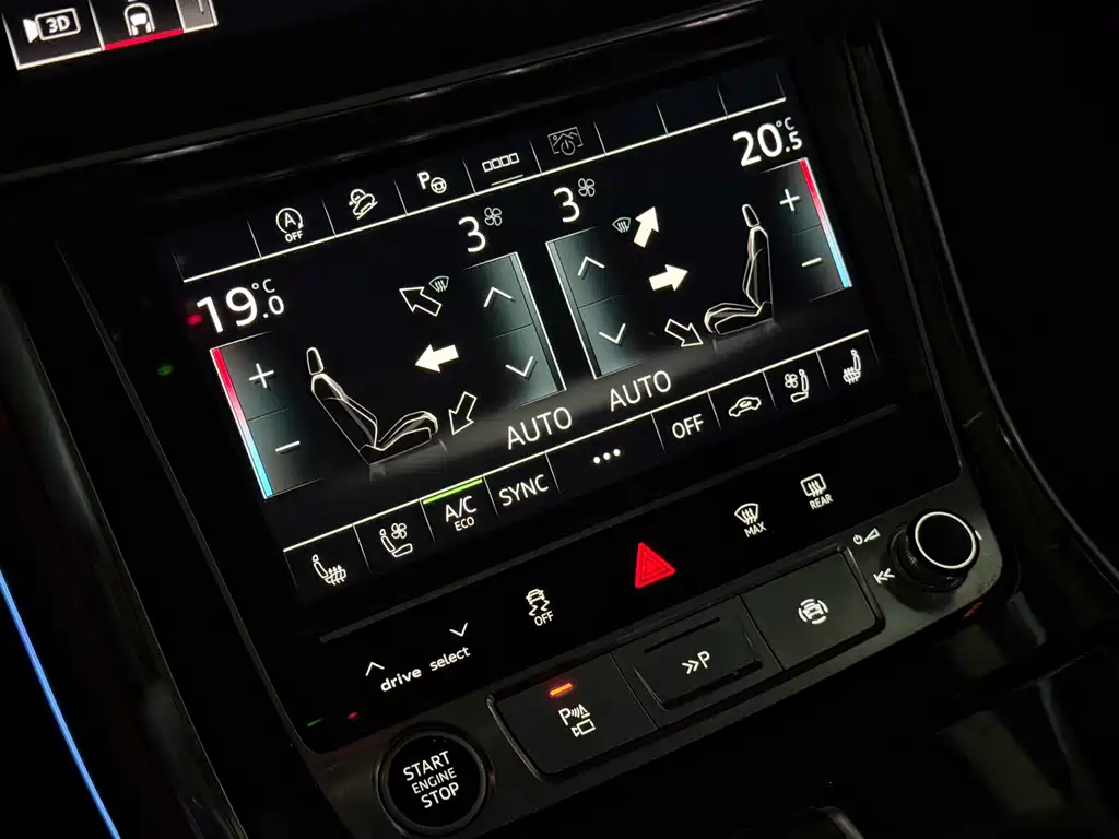 Audi Q7 2021 model 55 TFSI quattro S line sporty