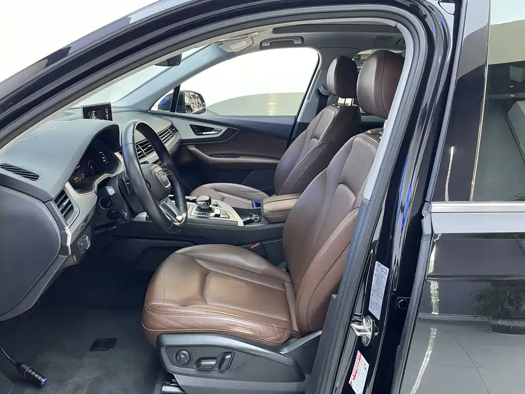 Audi Q7 2019 model 45 TFSI comfort type