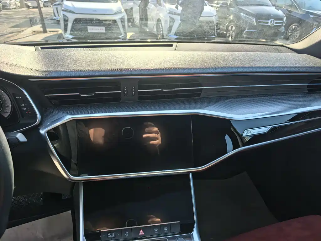 Audi A6L 2019 model 40 TFSI luxury dynamic type