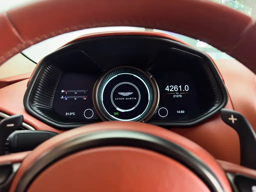 Aston Martin DB11 2019 4.0 T V8 Coupe