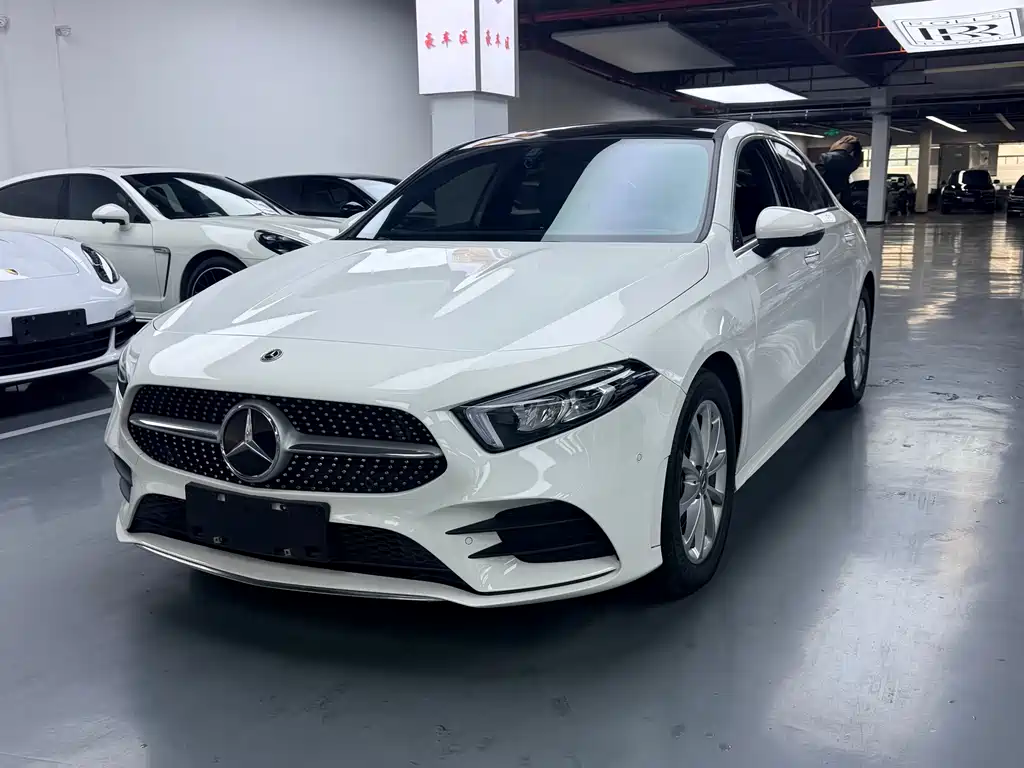 Mercedes-Benz A-class 2021 A 200 L sports sedan fashion type