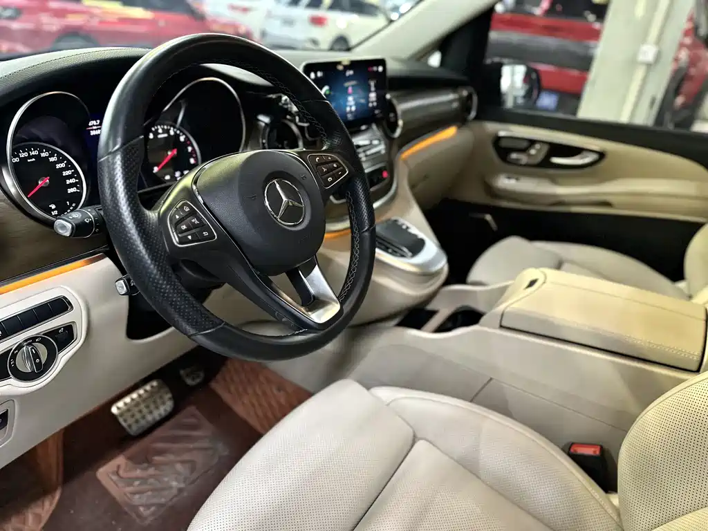 Mercedes-Benz V-class 2022 V 260 L long wheelbase luxury Edition