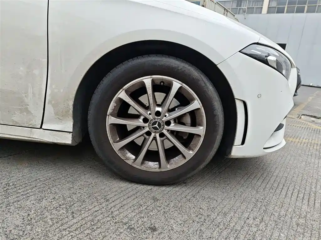 Mercedes-Benz A-class 2022 facelift A 200 L sports sedan fashion type