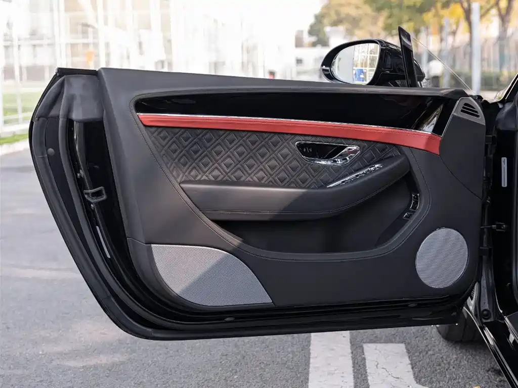 Continental 2020 4.0T GT V8