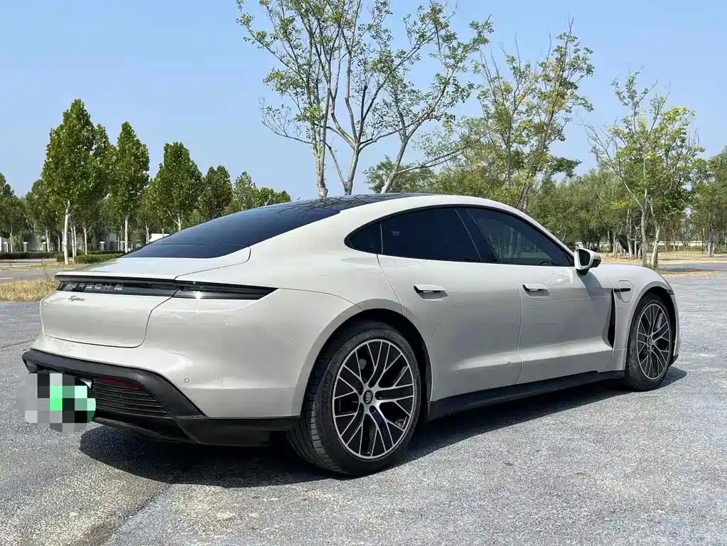 Taycan 2024 Taycan 4