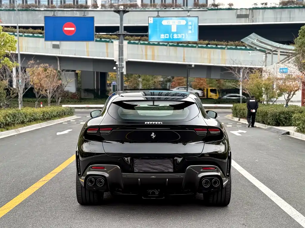 Purosangue 2023 model 6.5L V12