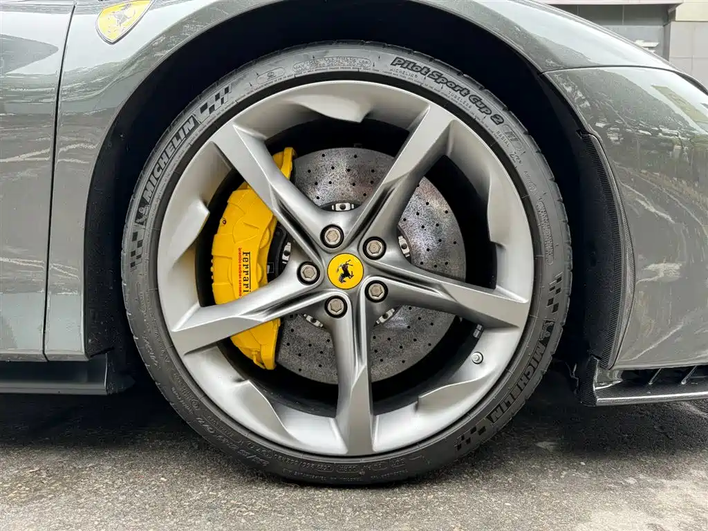 SF90 2020 model 3.9 T V8 Stradale