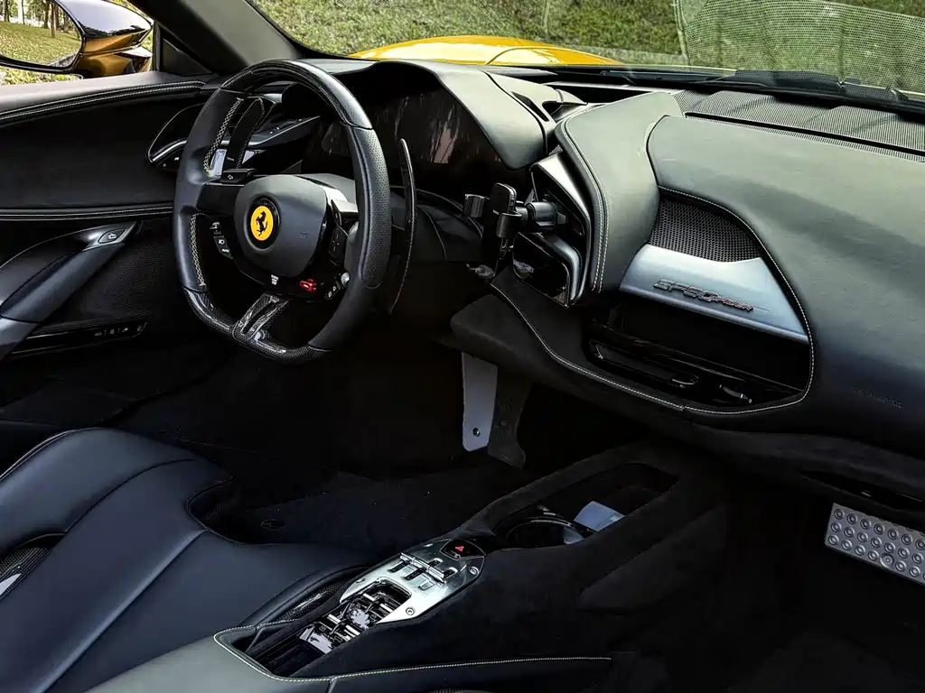 SF90 2021 model 3.9 T V8 Spider