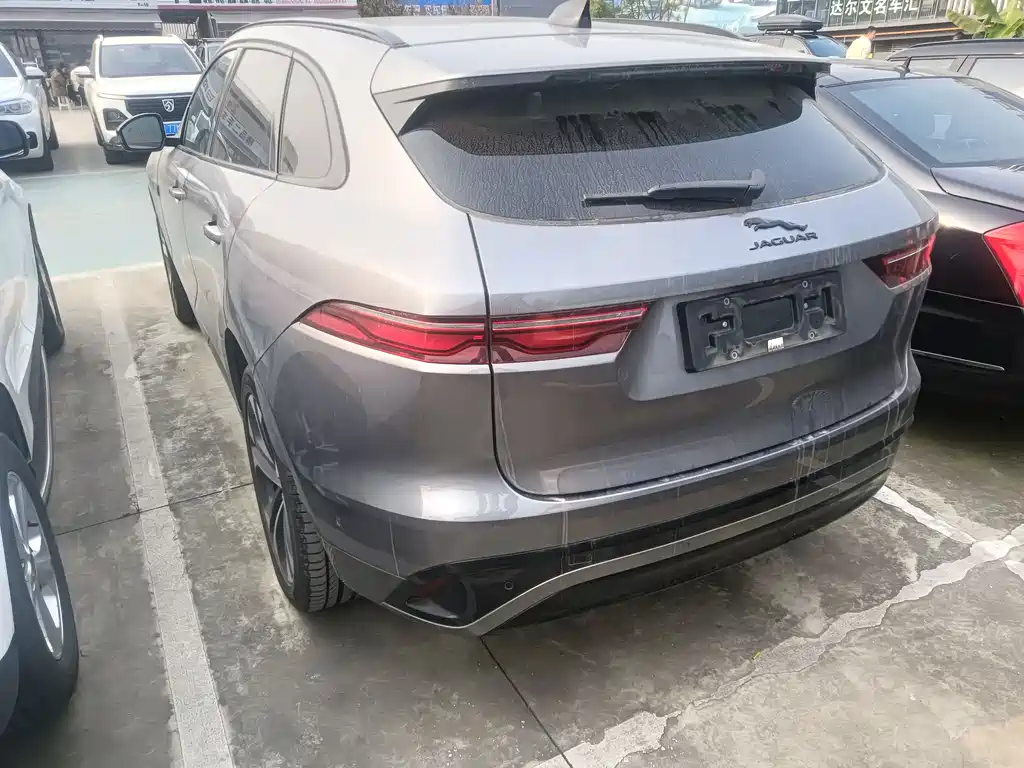 Jaguar F-PACE 2024 P250 R-Dynamic SE