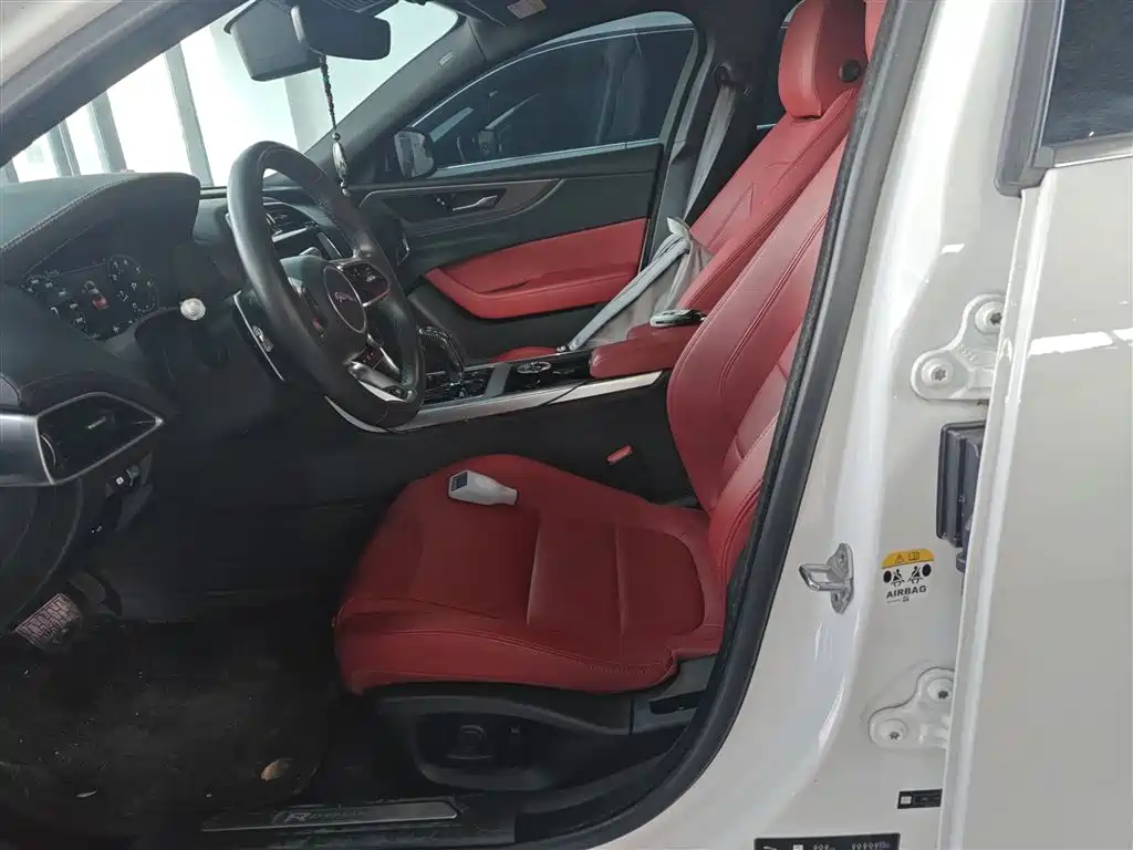 Jaguar XEL 2021 2.0 T 250PS R-DYNAMIC S Aggressive Sports Edition