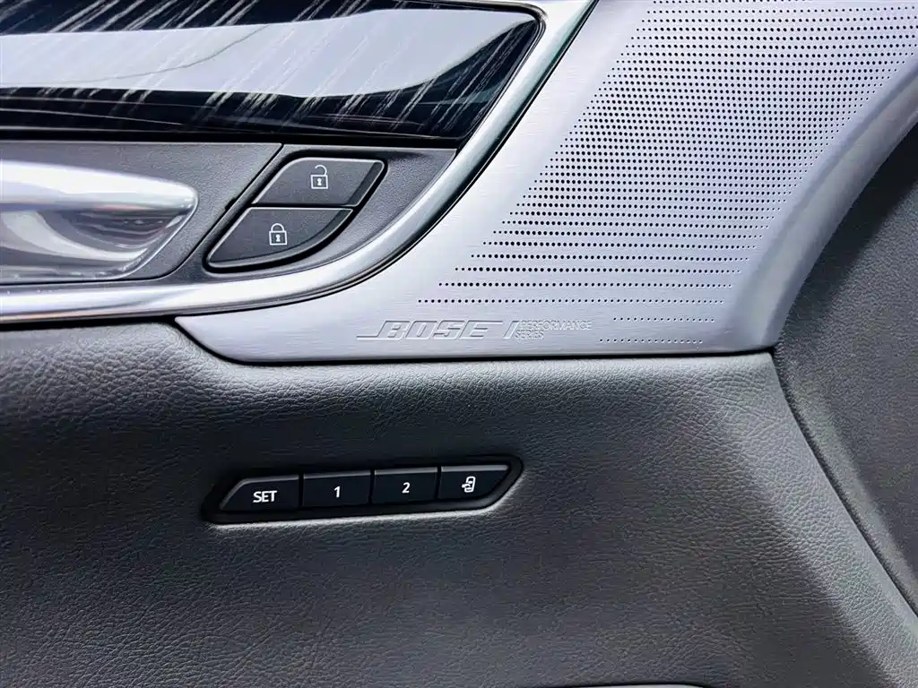 Cadillac XT6 2022 2.0T six-seater four-wheel drive luxury