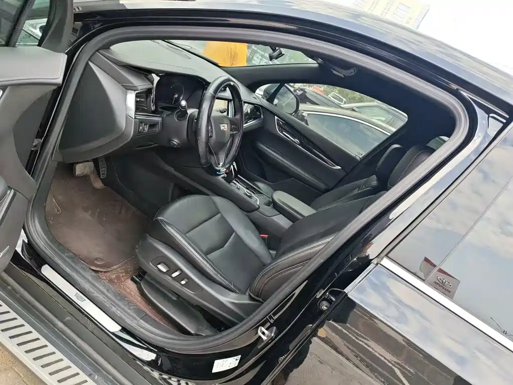 Cadillac XT6 2021 28T seven-seater four-wheel drive luxury