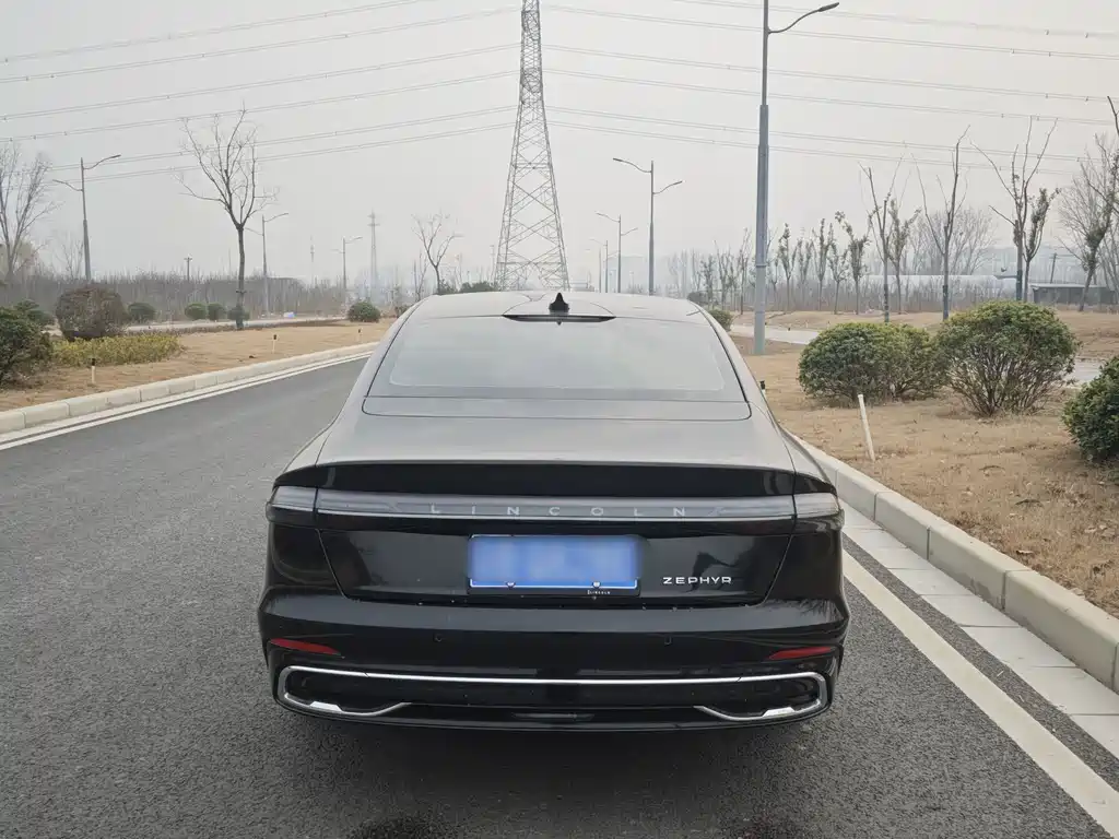 Lincoln Z 2025 2.0T Premium Edition