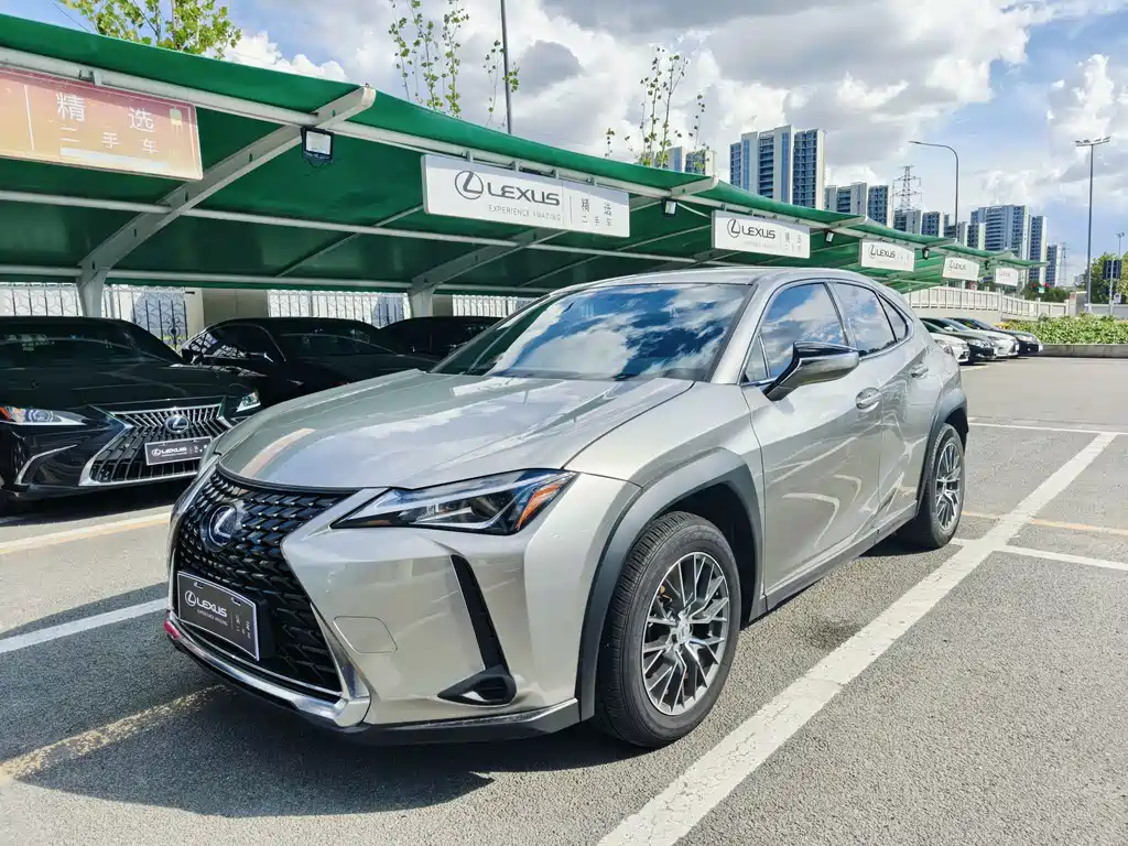 Lexus UX 2019 260h Exploration*Cool version of the country V