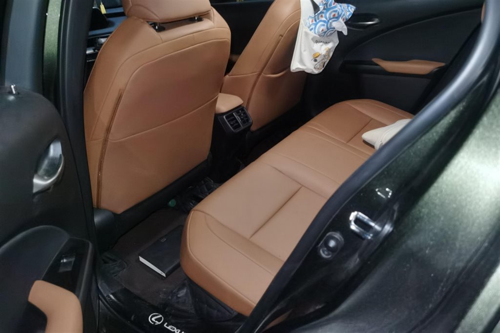 Lexus UX 2020 260h Exploration*Fun Edition