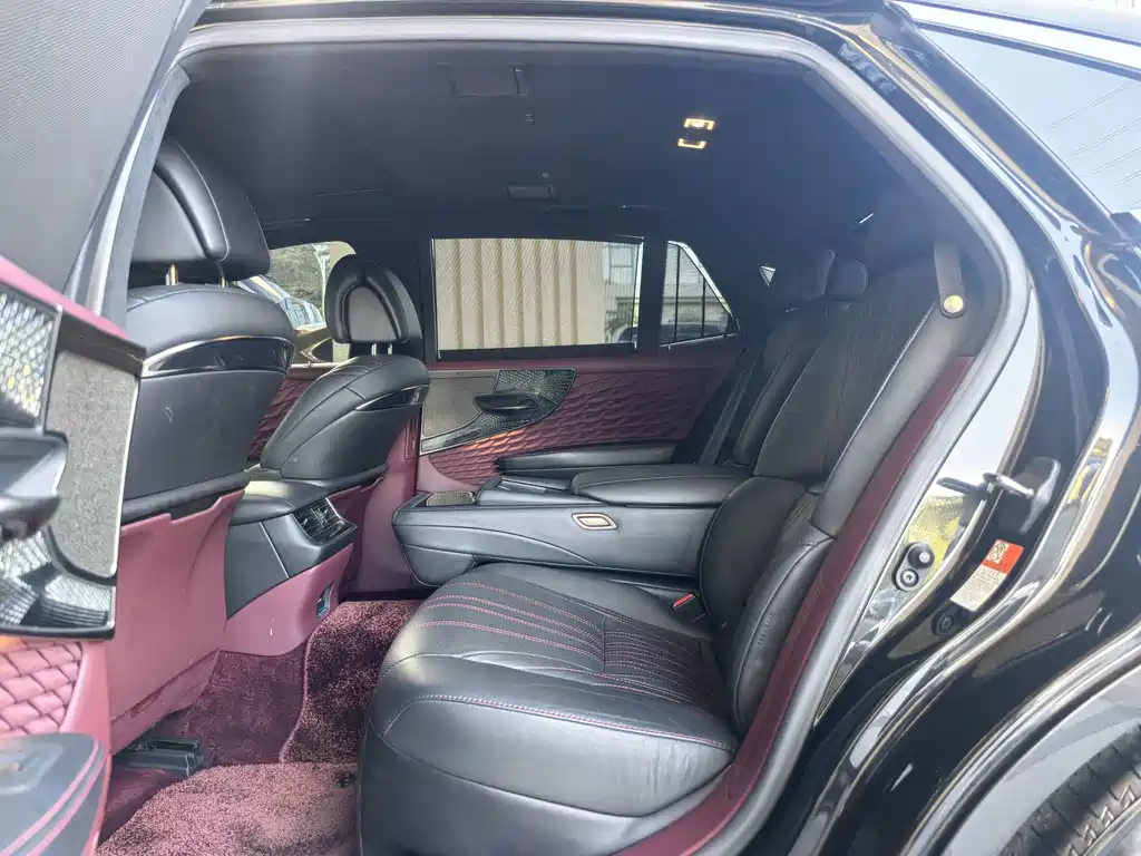 Lexus LS 2021 500h Executive Edition