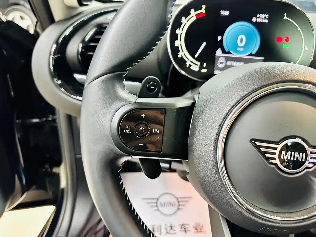 Фото машины 33