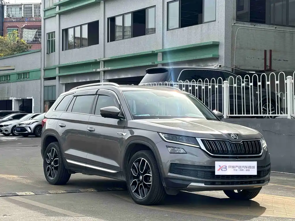 Kodiak 2019 model ZI380 7-seater four-wheel drive ultimate edition Country VI