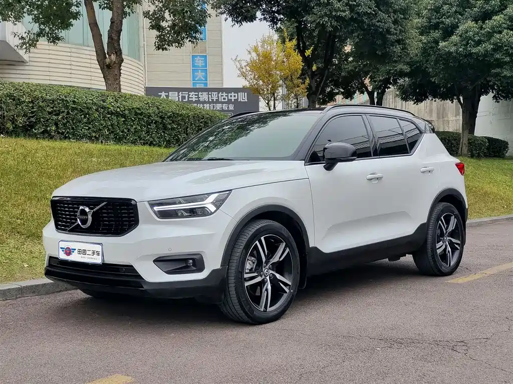 Volvo XC40 2021 T4 four-wheel drive Zhiyuan Sports Edition