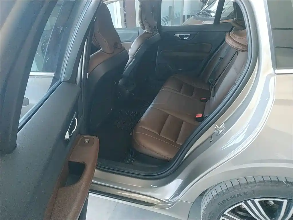 Volvo V60 2020 T5 Zhiyuan Deluxe Edition