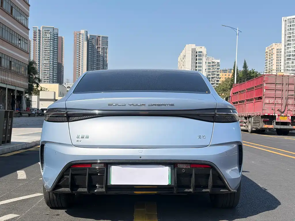 Seal 2022 700km long battery life rear drive version