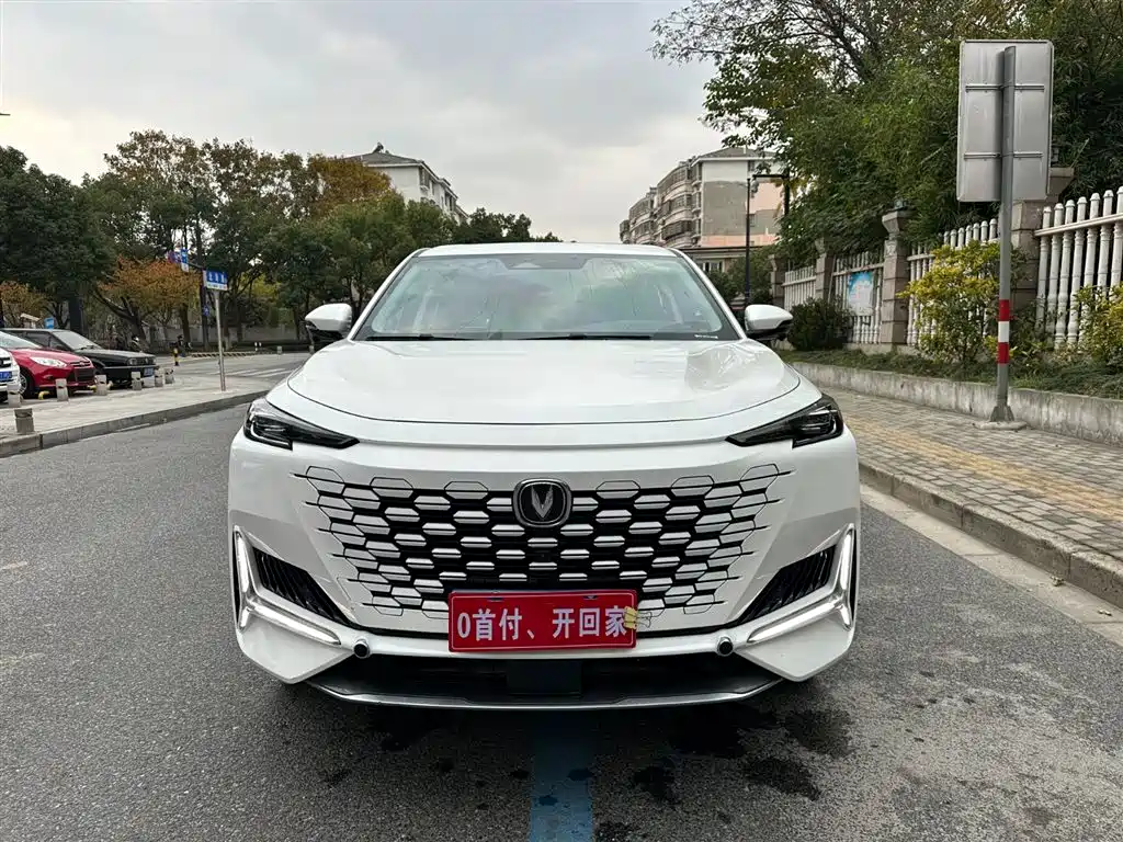 Changan UNI-K 2021 2.0T all-wheel drive premium model