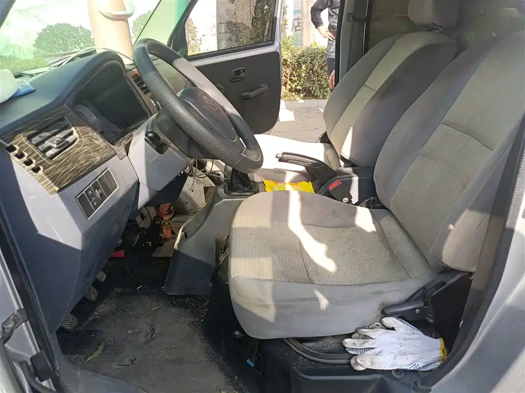 Little Sea Lion X30 2023 1.5L Super Premium cargo 2/5 seat air-conditioned version SWC15M