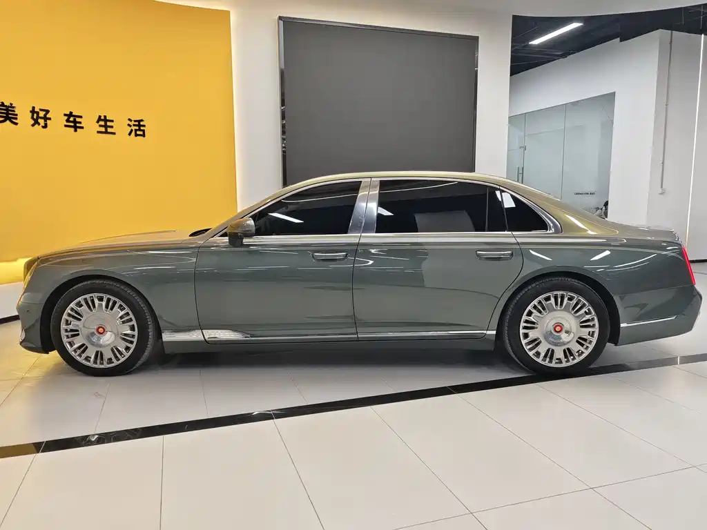 Hongqi Golden Sunflower Guoya 2024 4.0T V8 Version