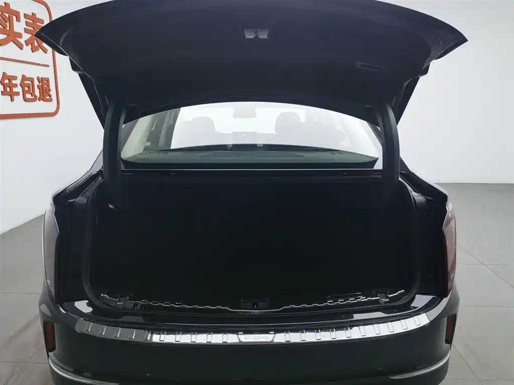 Hongqi E-QM5 2023 model 620km PLUS