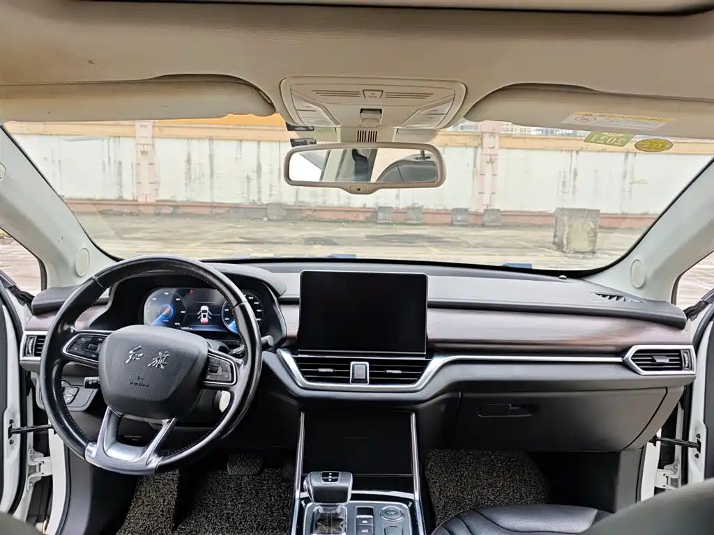 Hongqi E-HS3 2019 Zhilian Qiyue two-wheel drive version