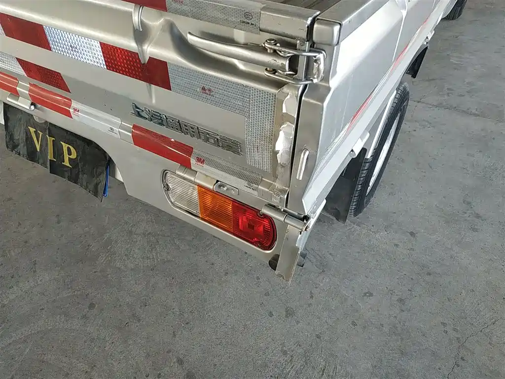 Wuling Rongguang small Card 2019 model 1.5L basic single Row L3C