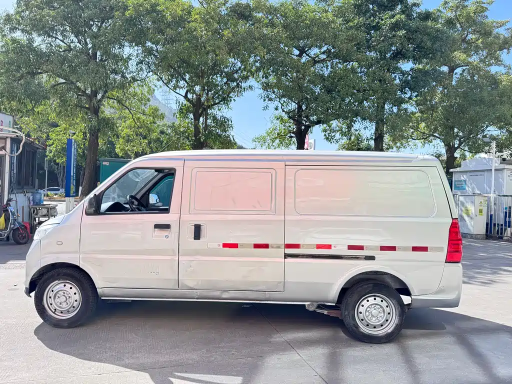 Wuling EV50 2020 pure Electric van logistics vehicle Ningde heating battery