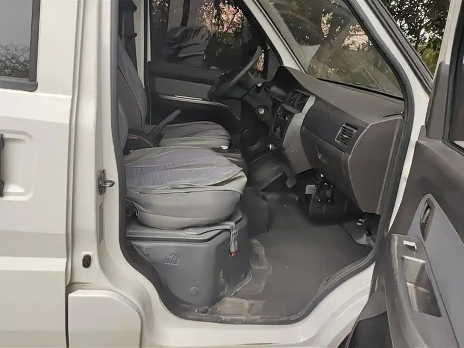 Wuling Rongguang EV 2020 Bus version Basic 7-seater 300KM