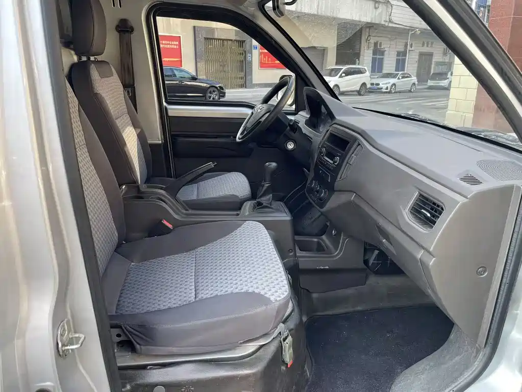 Wuling Rongguang New Card 2019 model 1.8L single row LJ479QE2