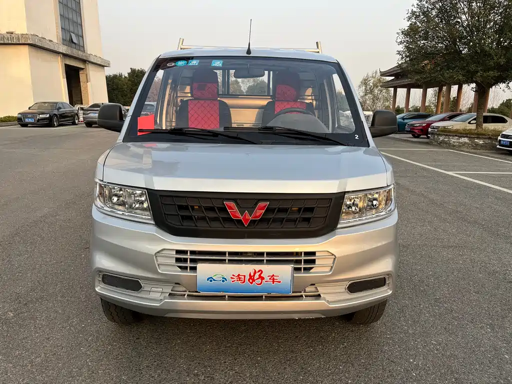 Wuling Rongguang New Card 2019 model 1.8L single row LJ479QE2